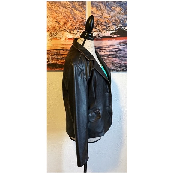 ❌SOLD❌ Brown Faux Leather Jacket - Picture 4 of 6